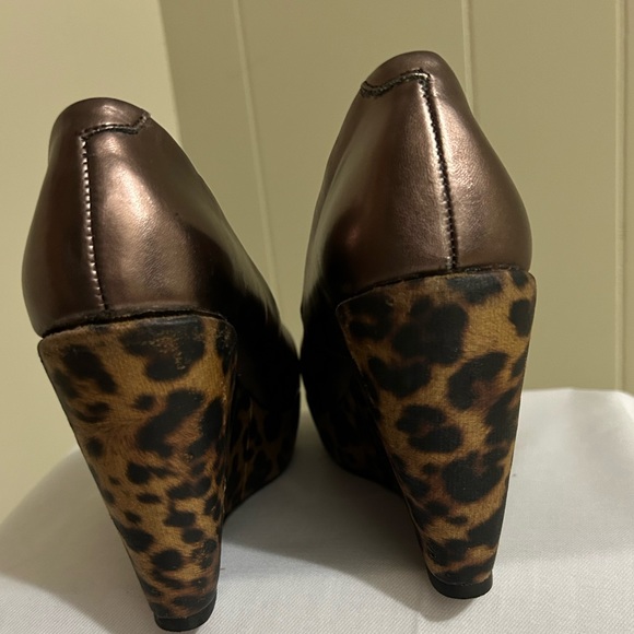 Copper and Leopard Print,Yellow Box, High Heels,Size 6.5 - Picture 6 of 8
